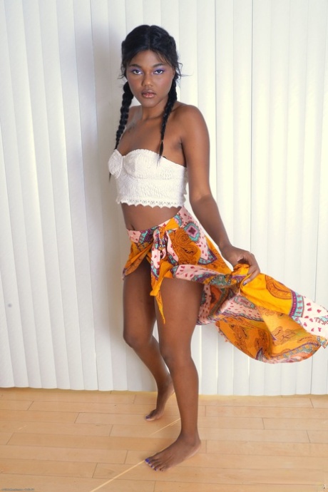 African Krystal beautiful nude img