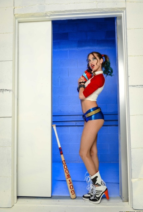 Harley Quinn model pretty photos